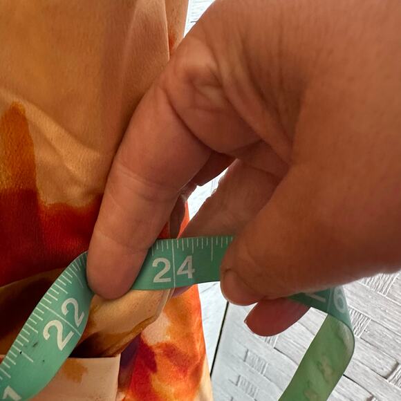 ASOS DESIGN Curve satin long sleeve wrap front mini dress orange abstract print - Picture 13 of 14